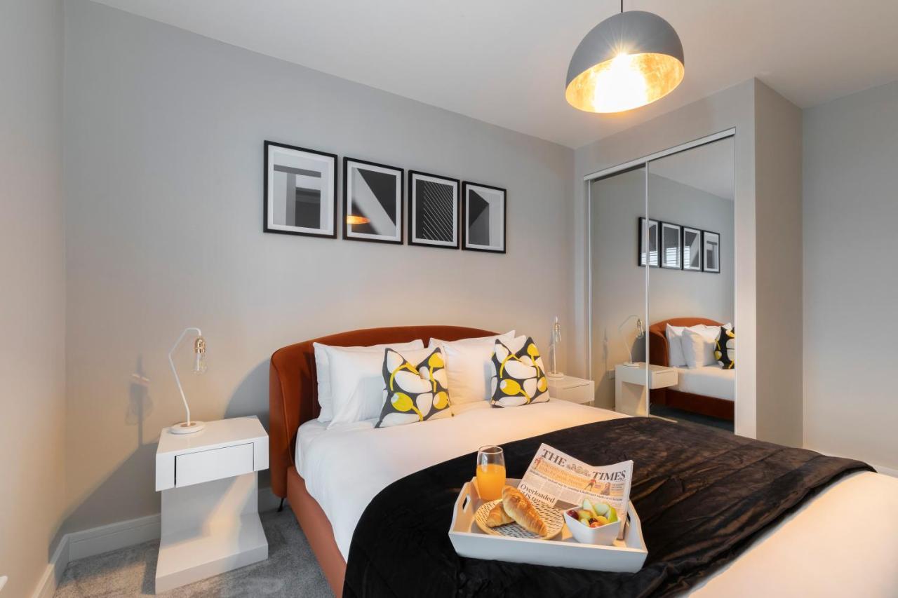 צ'לטנהם Elliot Oliver - Chic 2 Bedroom Town Centre Apartment מראה חיצוני תמונה