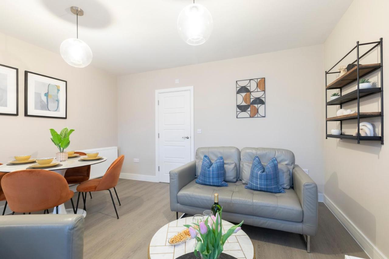 צ'לטנהם Elliot Oliver - Chic 2 Bedroom Town Centre Apartment מראה חיצוני תמונה